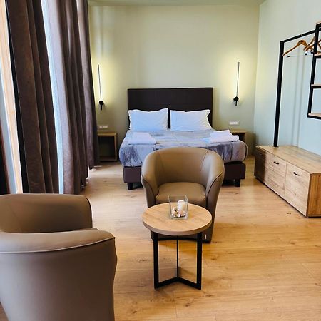 Manhattan Room & Suite Bari Exterior photo